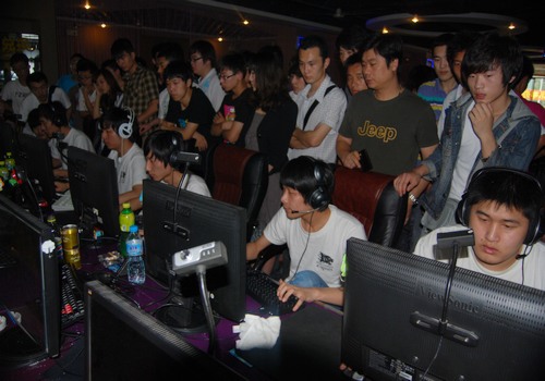 Aurora Gaming 签下 8 岁的 CS2 玩家