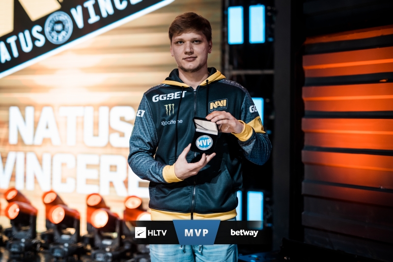 【攻略】想玩LOL手游快人一步，那得先重温这个英雄怎么玩